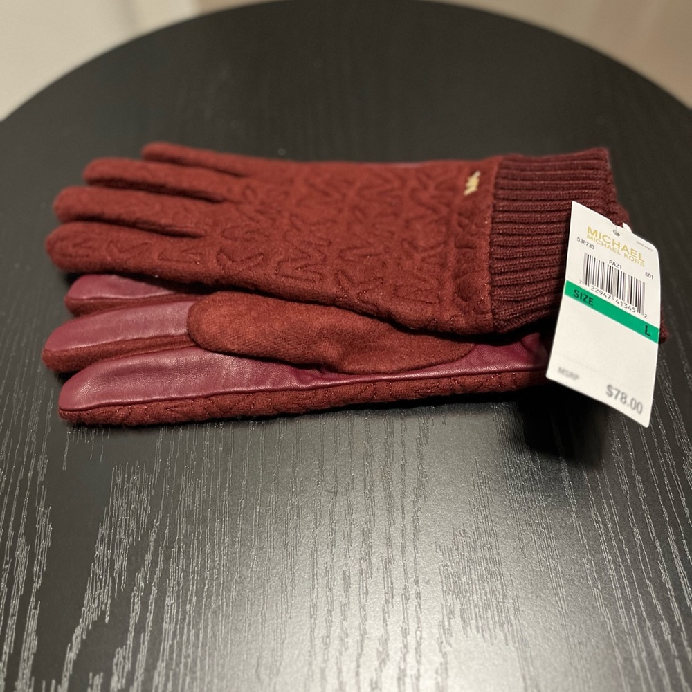 NWT Michael Kors Burgundy Knit Gloves - Picture 3 of 3